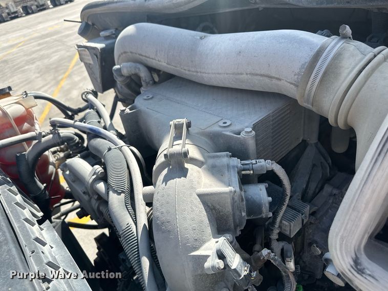 image for item DH1835 2011 International TranStar 8600  semi truck