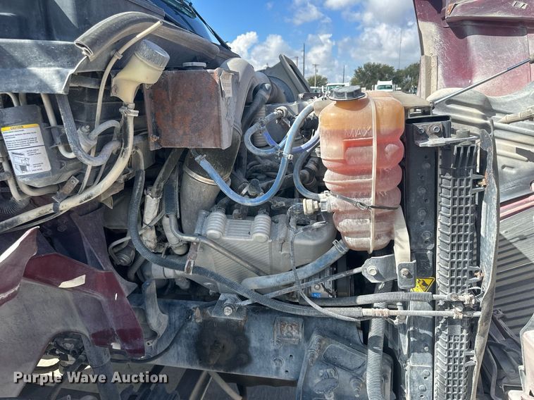 image for item DH1835 2011 International TranStar 8600  semi truck