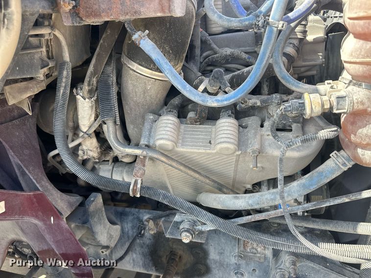 image for item DH1835 2011 International TranStar 8600  semi truck