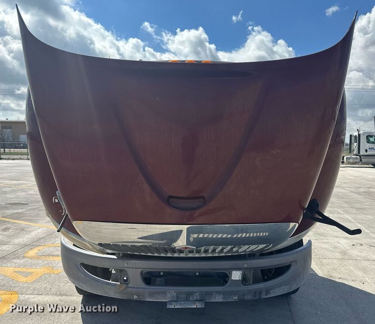 image for item DH1835 2011 International TranStar 8600  semi truck