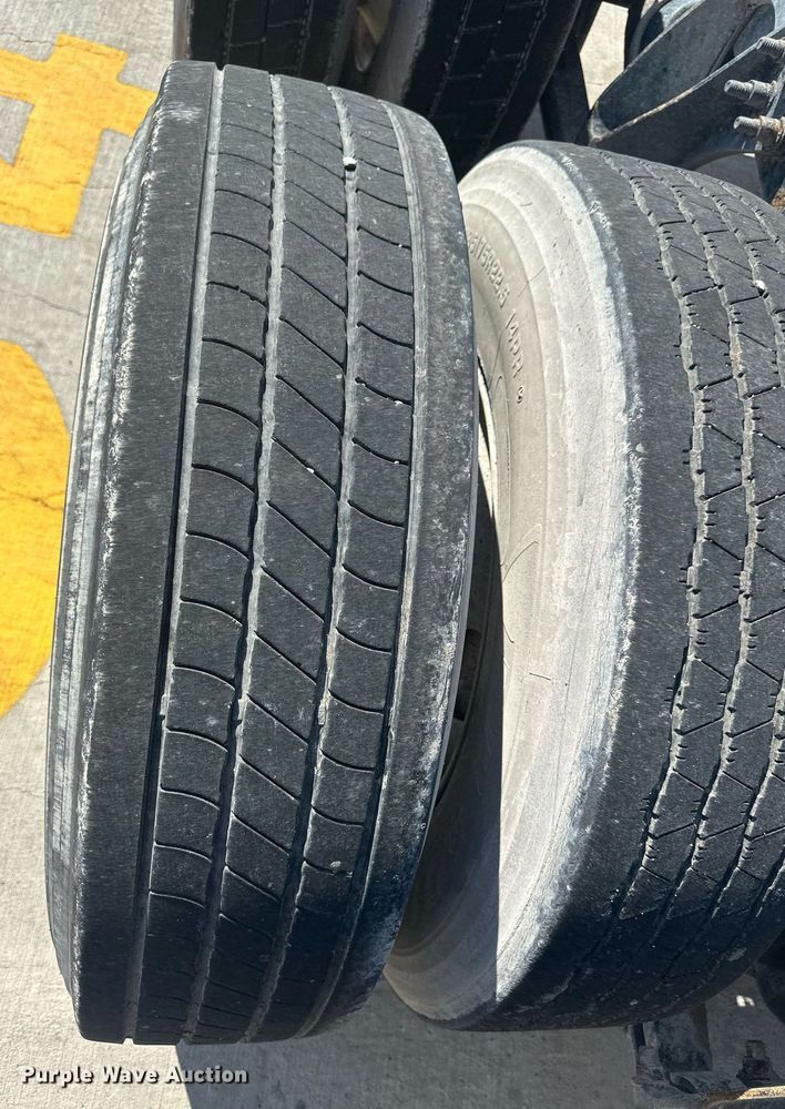 image for item DH1835 2011 International TranStar 8600  semi truck