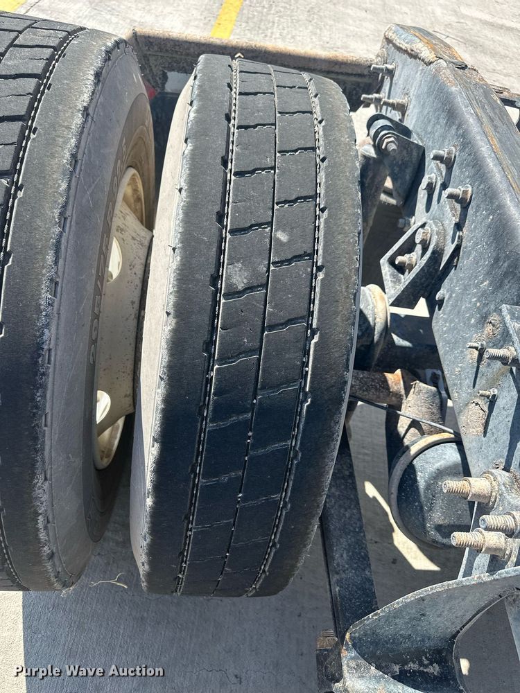 image for item DH1835 2011 International TranStar 8600  semi truck