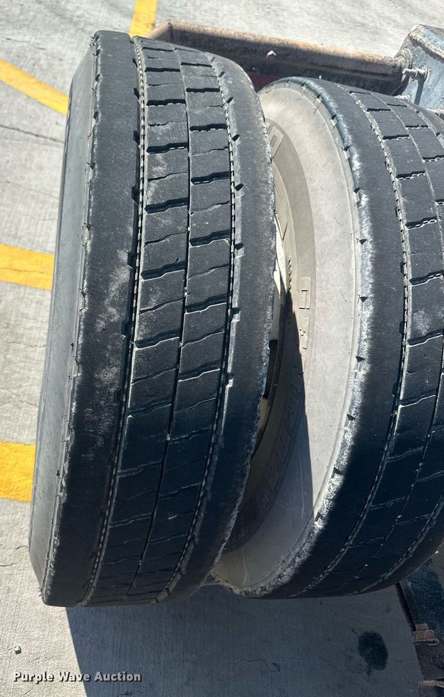 image for item DH1835 2011 International TranStar 8600  semi truck