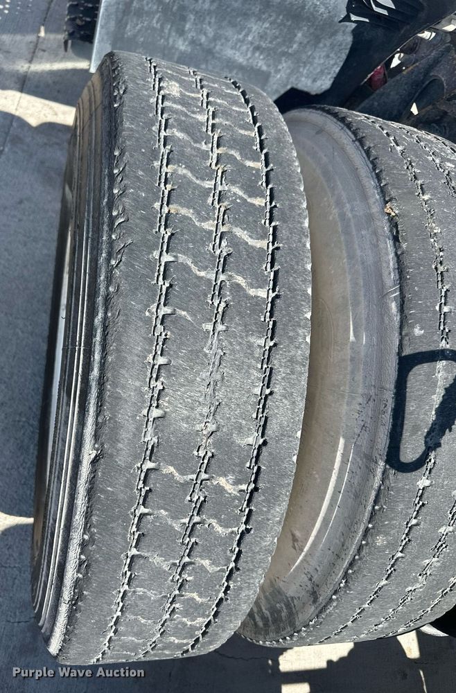 image for item DH1835 2011 International TranStar 8600  semi truck