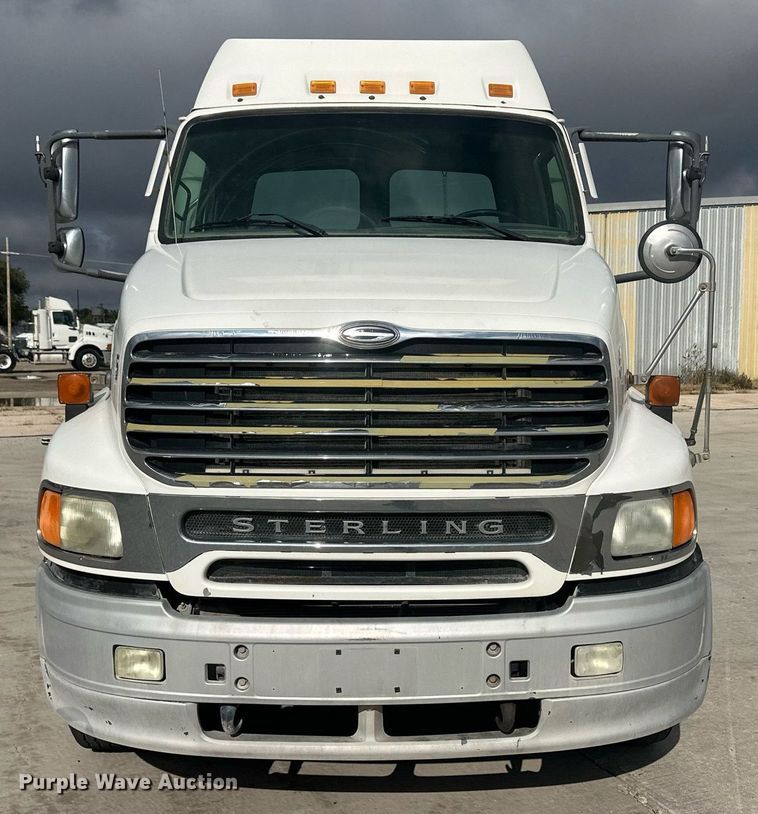 image for item DH1836 2007 Sterling AT9500  semi truck
