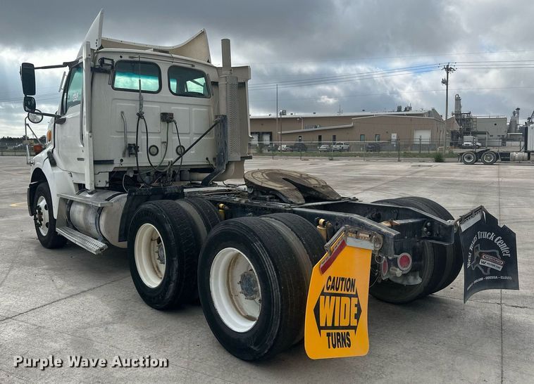 image for item DH1836 2007 Sterling AT9500  semi truck