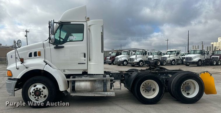 image for item DH1836 2007 Sterling AT9500  semi truck