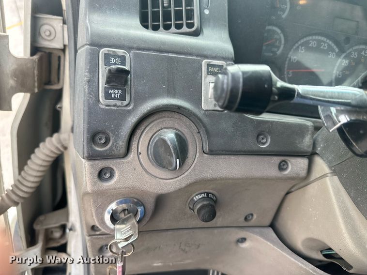 image for item DH1836 2007 Sterling AT9500  semi truck