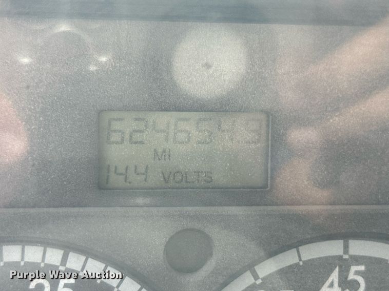 image for item DH1836 2007 Sterling AT9500  semi truck