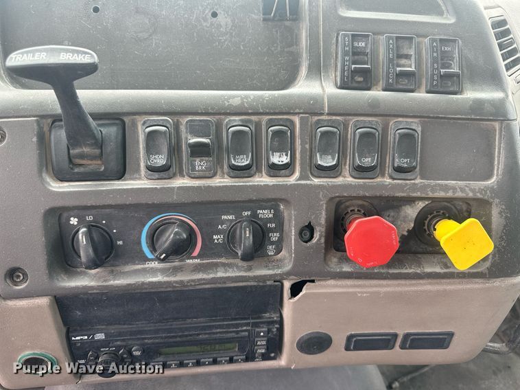 image for item DH1836 2007 Sterling AT9500  semi truck