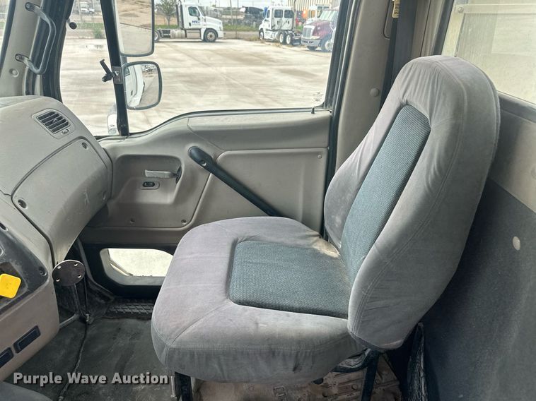 image for item DH1836 2007 Sterling AT9500  semi truck