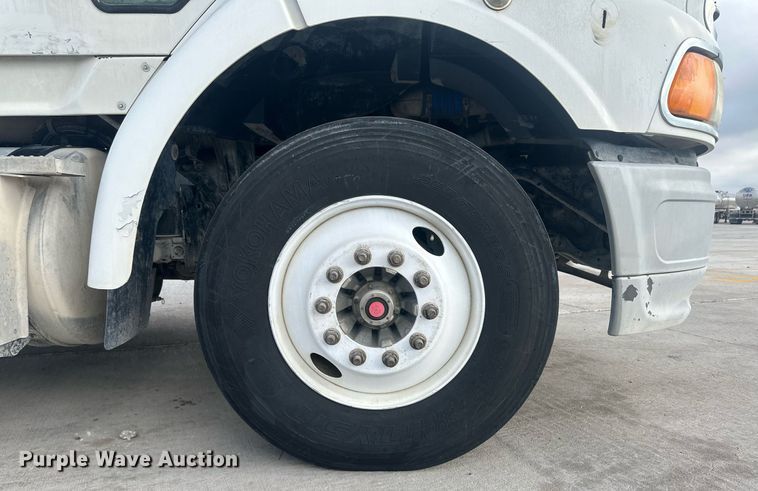 image for item DH1836 2007 Sterling AT9500  semi truck