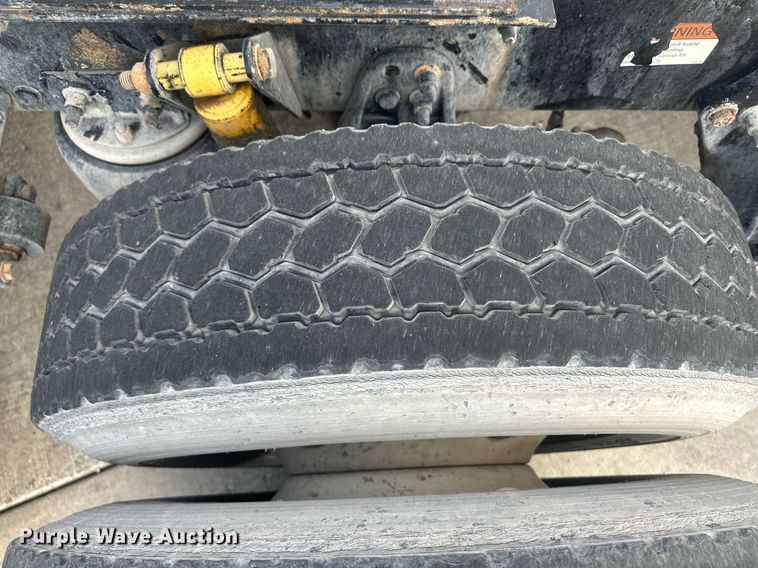 image for item DH1836 2007 Sterling AT9500  semi truck