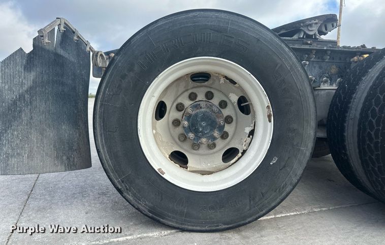 image for item DH1836 2007 Sterling AT9500  semi truck