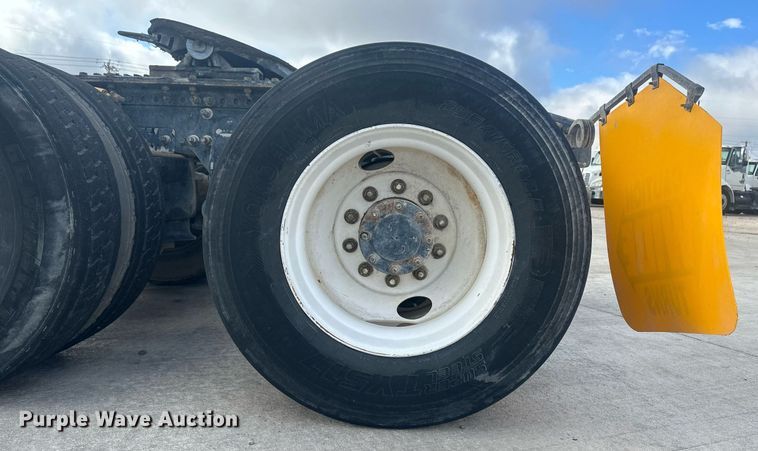 image for item DH1836 2007 Sterling AT9500  semi truck