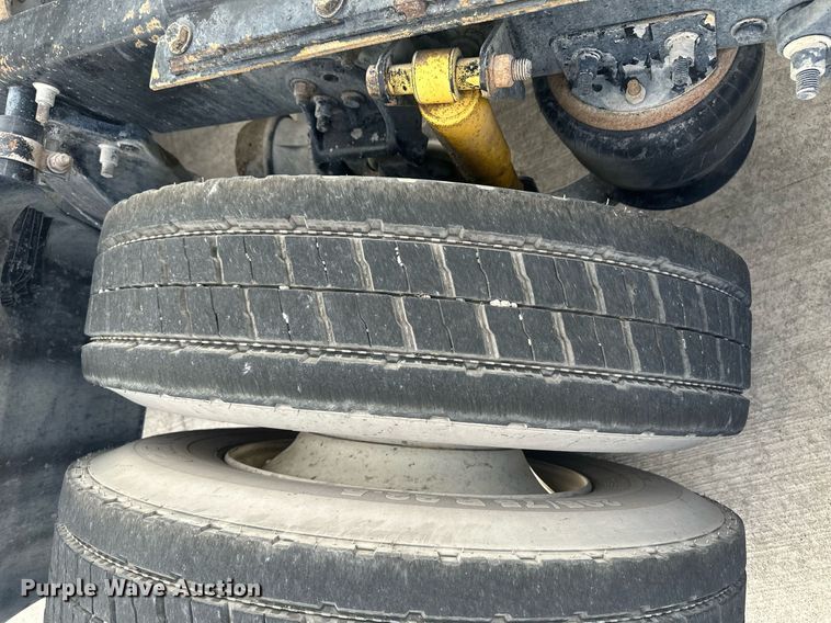 image for item DH1836 2007 Sterling AT9500  semi truck