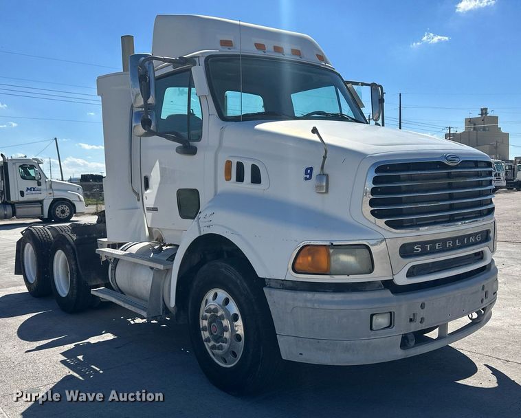 image for item DH1837 2007 Sterling AT9500  semi truck