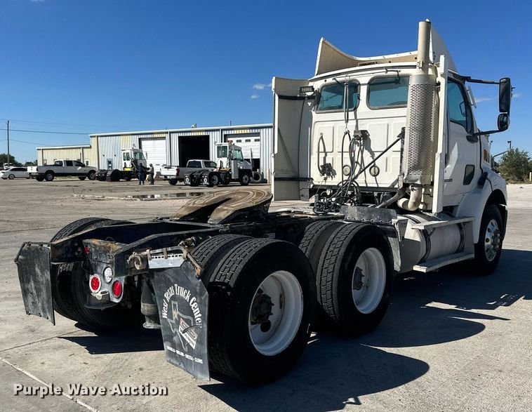 image for item DH1837 2007 Sterling AT9500  semi truck