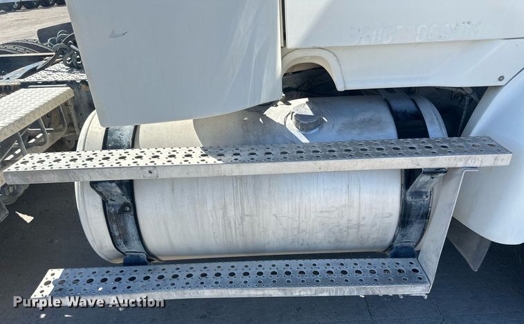 image for item DH1837 2007 Sterling AT9500  semi truck