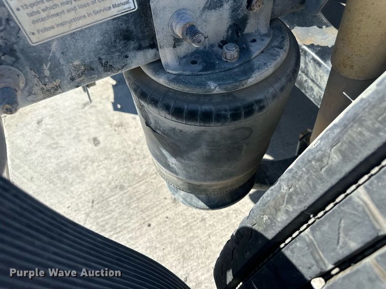 image for item DH1837 2007 Sterling AT9500  semi truck