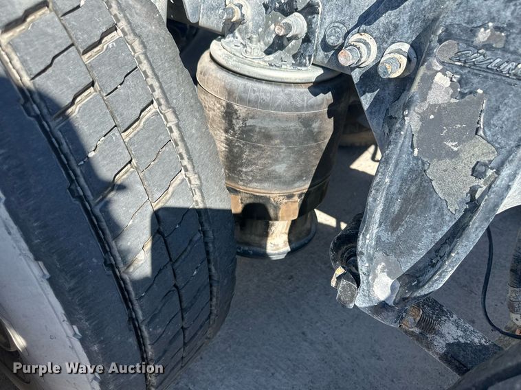 image for item DH1837 2007 Sterling AT9500  semi truck