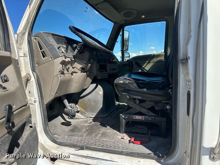 image for item DH1837 2007 Sterling AT9500  semi truck