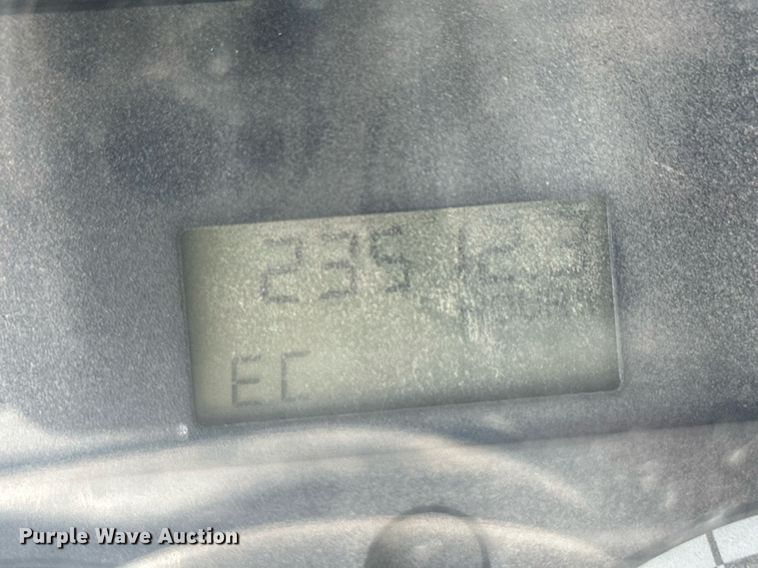 image for item DH1837 2007 Sterling AT9500  semi truck