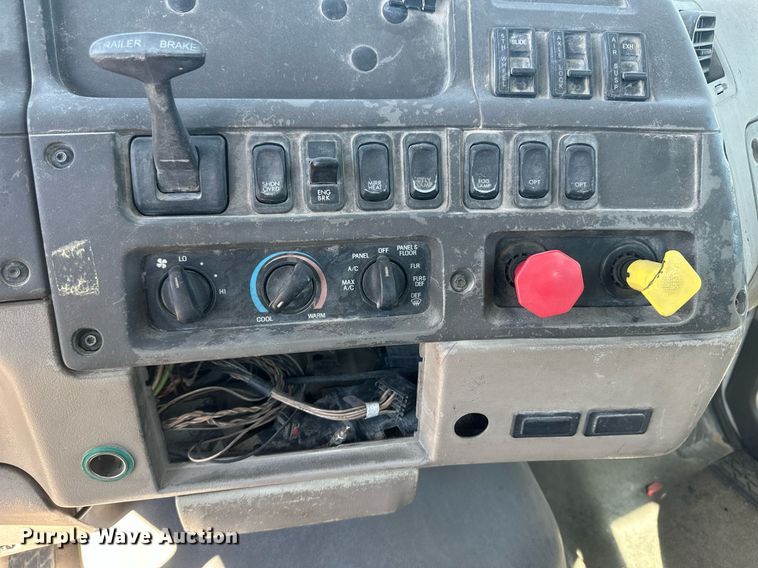 image for item DH1837 2007 Sterling AT9500  semi truck