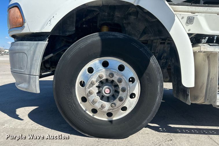 image for item DH1837 2007 Sterling AT9500  semi truck