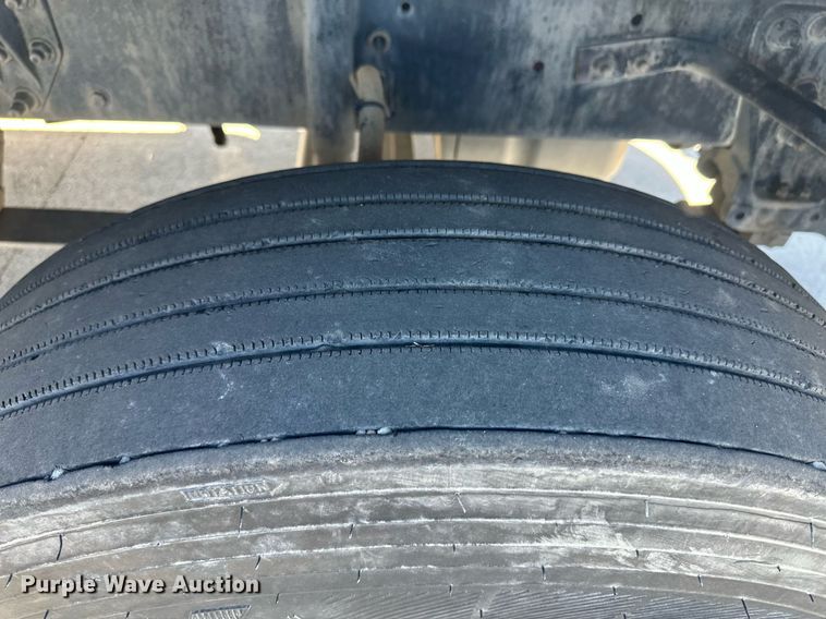 image for item DH1837 2007 Sterling AT9500  semi truck