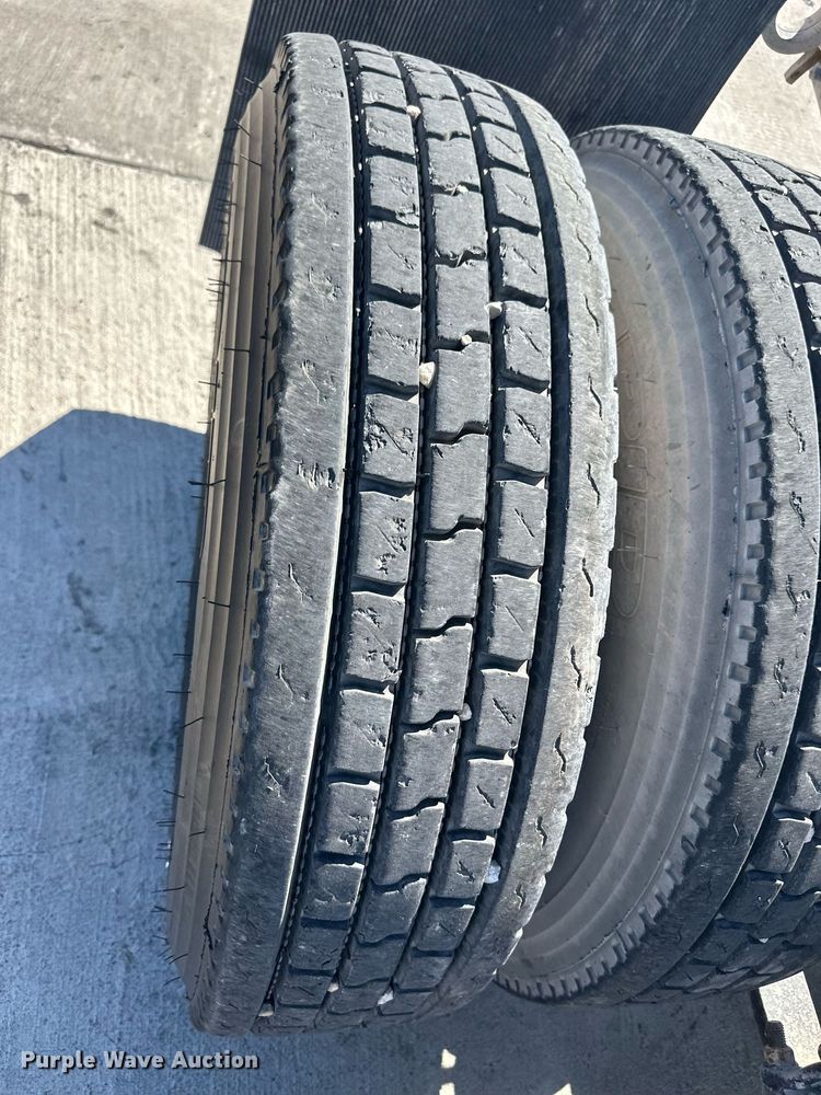 image for item DH1837 2007 Sterling AT9500  semi truck