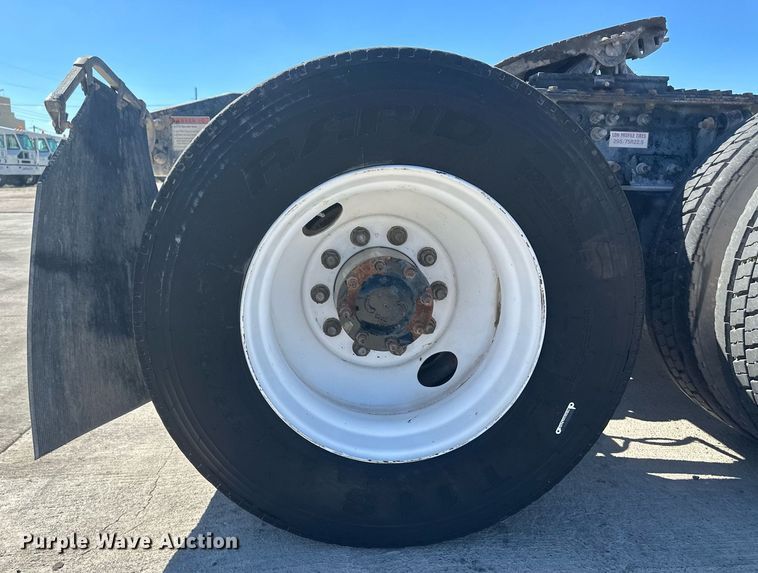 image for item DH1837 2007 Sterling AT9500  semi truck