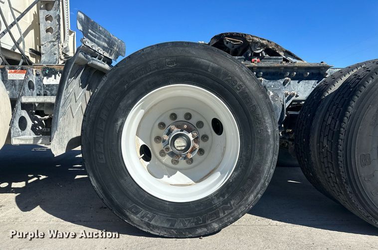 image for item DH1837 2007 Sterling AT9500  semi truck