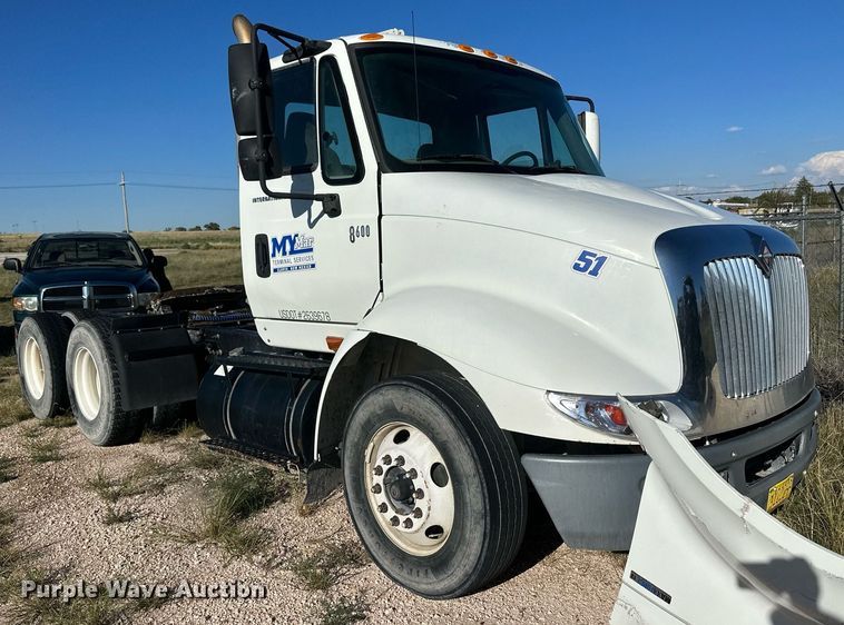 image for item DH1838 2007 International 8600  semi truck