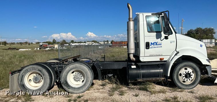 image for item DH1838 2007 International 8600  semi truck