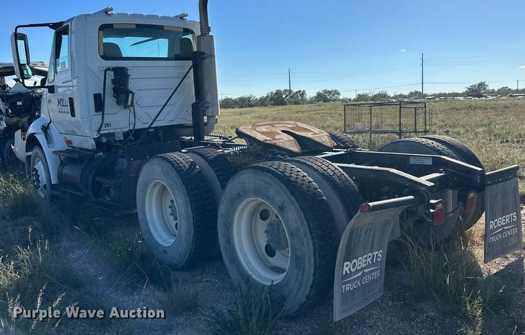 image for item DH1838 2007 International 8600  semi truck