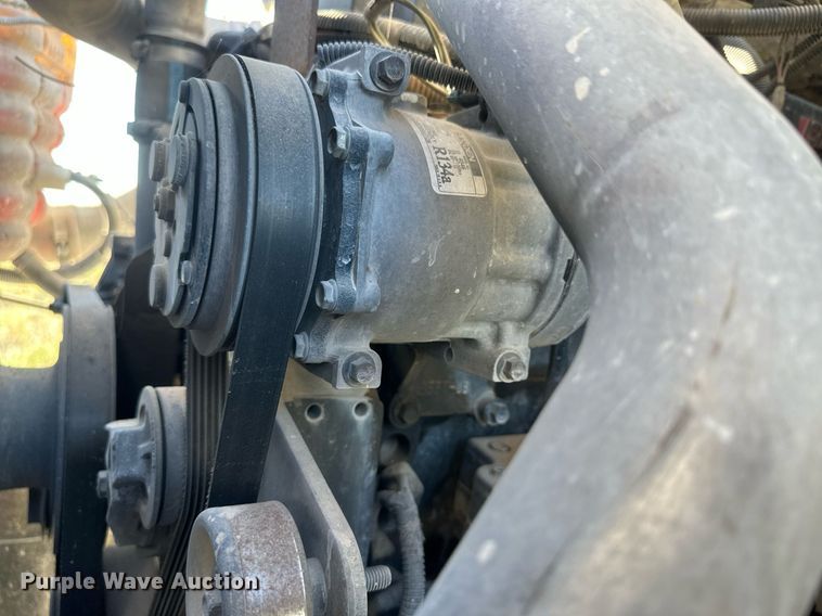 image for item DH1838 2007 International 8600  semi truck