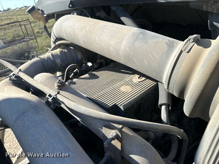 image for item DH1838 2007 International 8600  semi truck