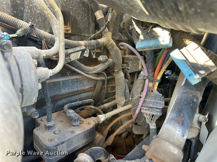 image for item DH1838 2007 International 8600  semi truck