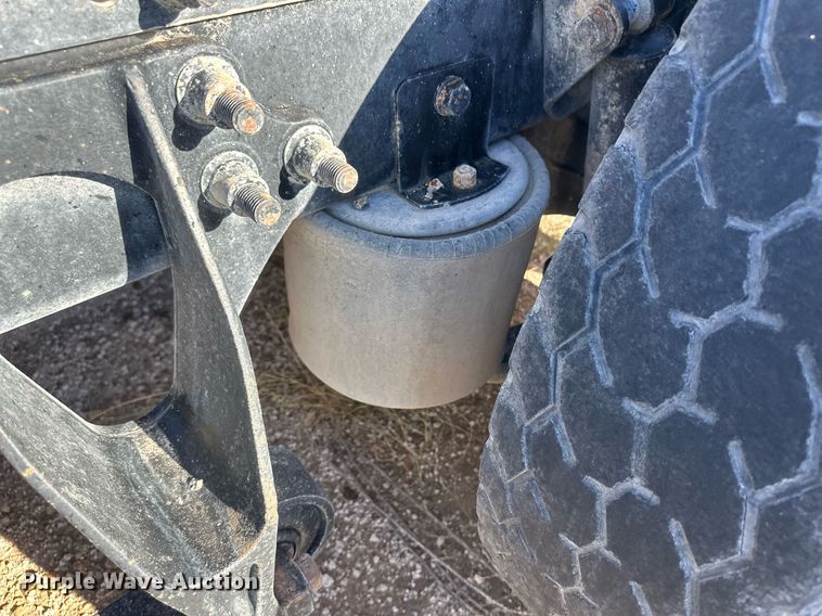 image for item DH1838 2007 International 8600  semi truck