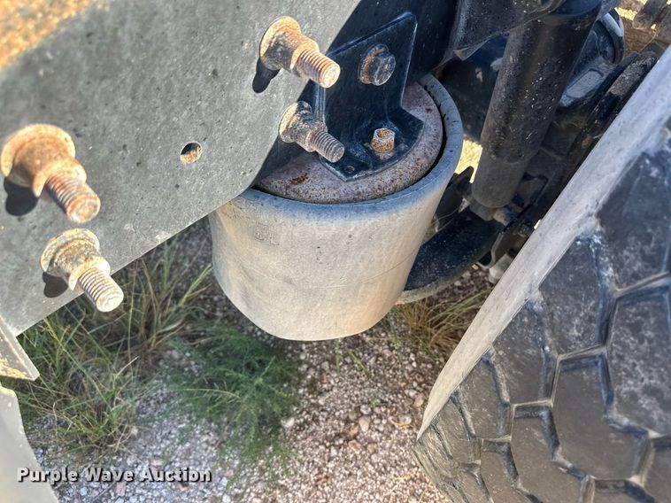 image for item DH1838 2007 International 8600  semi truck