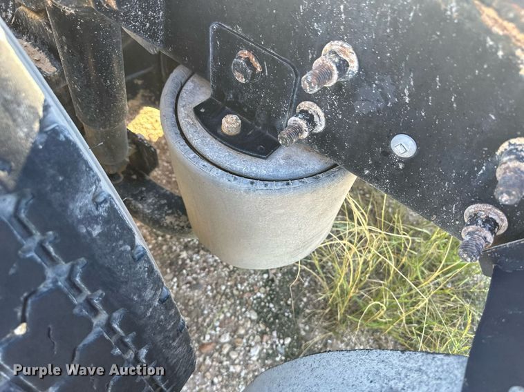 image for item DH1838 2007 International 8600  semi truck