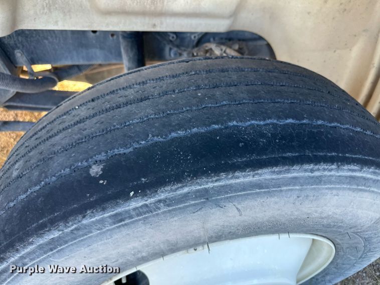 image for item DH1838 2007 International 8600  semi truck