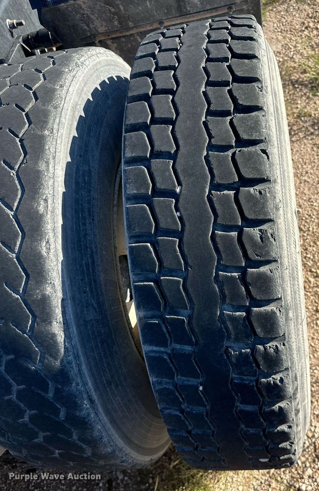 image for item DH1838 2007 International 8600  semi truck