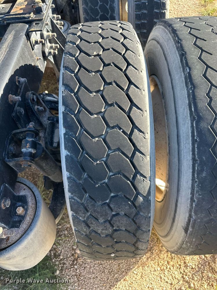 image for item DH1838 2007 International 8600  semi truck