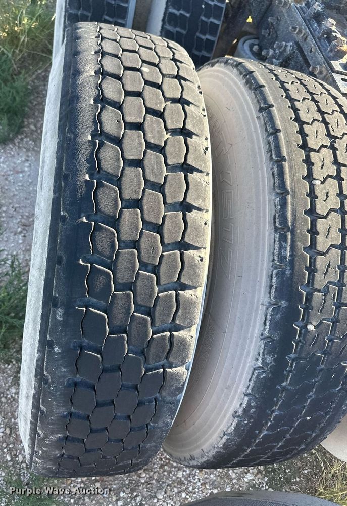 image for item DH1838 2007 International 8600  semi truck