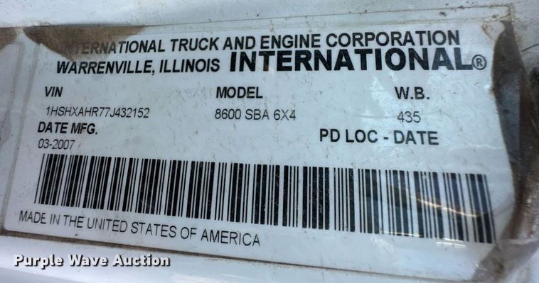 image for item DH1838 2007 International 8600  semi truck