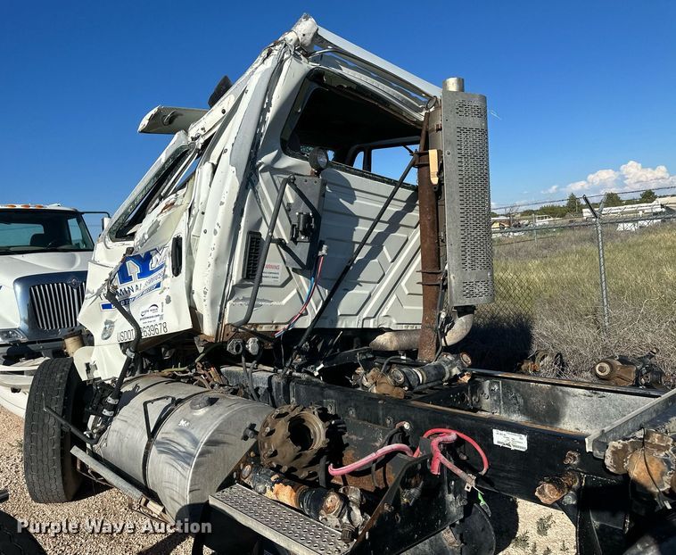 image for item DH1839 2011 International ProStar Premium  semi truck