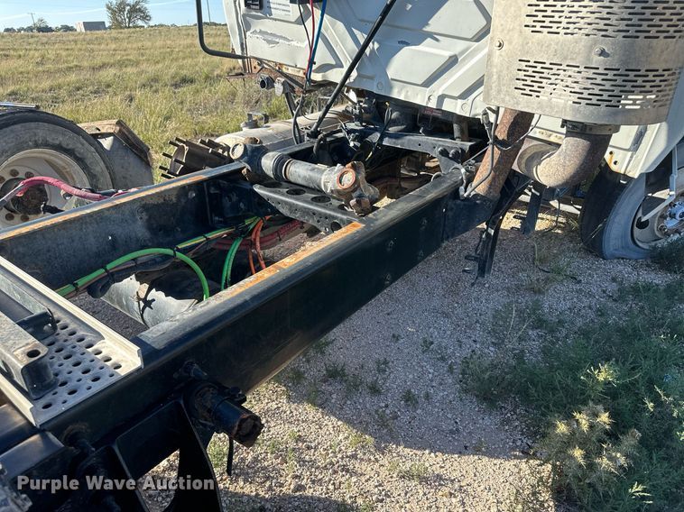 image for item DH1839 2011 International ProStar Premium  semi truck