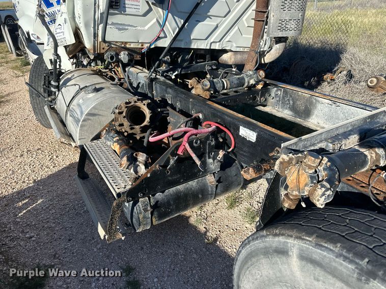 image for item DH1839 2011 International ProStar Premium  semi truck